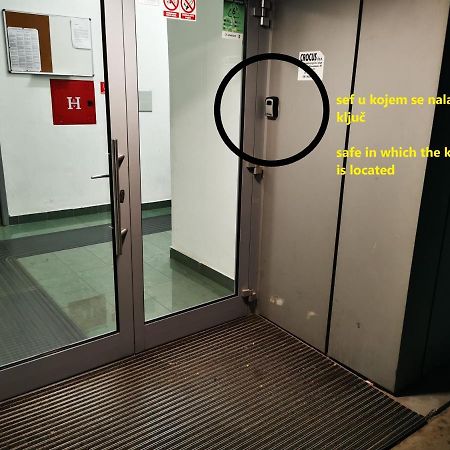 شقة Passenger Self Check-In أوسييك المظهر الخارجي الصورة